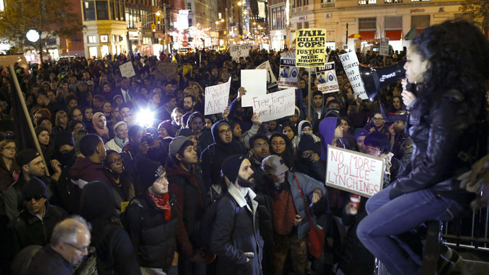 Hundreds Injured and Arrested On Day 5 of Ferguson Protests